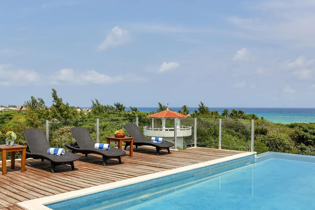 La Vista By Las Flores location